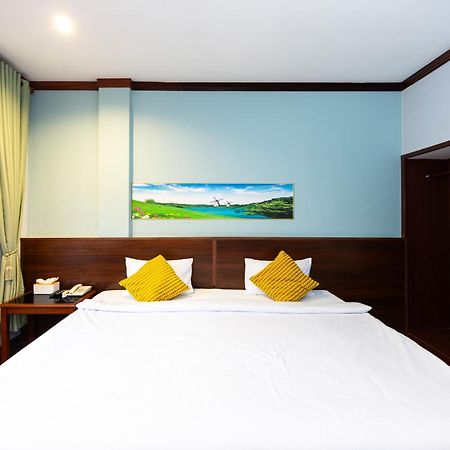 The President Hotel At Chokchai 4 Bangkok Exterior photo